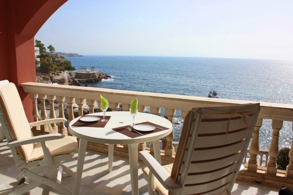 Komfortable Wohnung direkt am Meer mit Pool und Meerzugang!