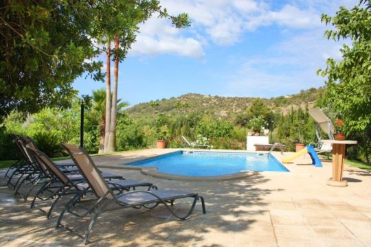 Grosszügiges Haus auf dem Land mit Pool und Panoramablick!