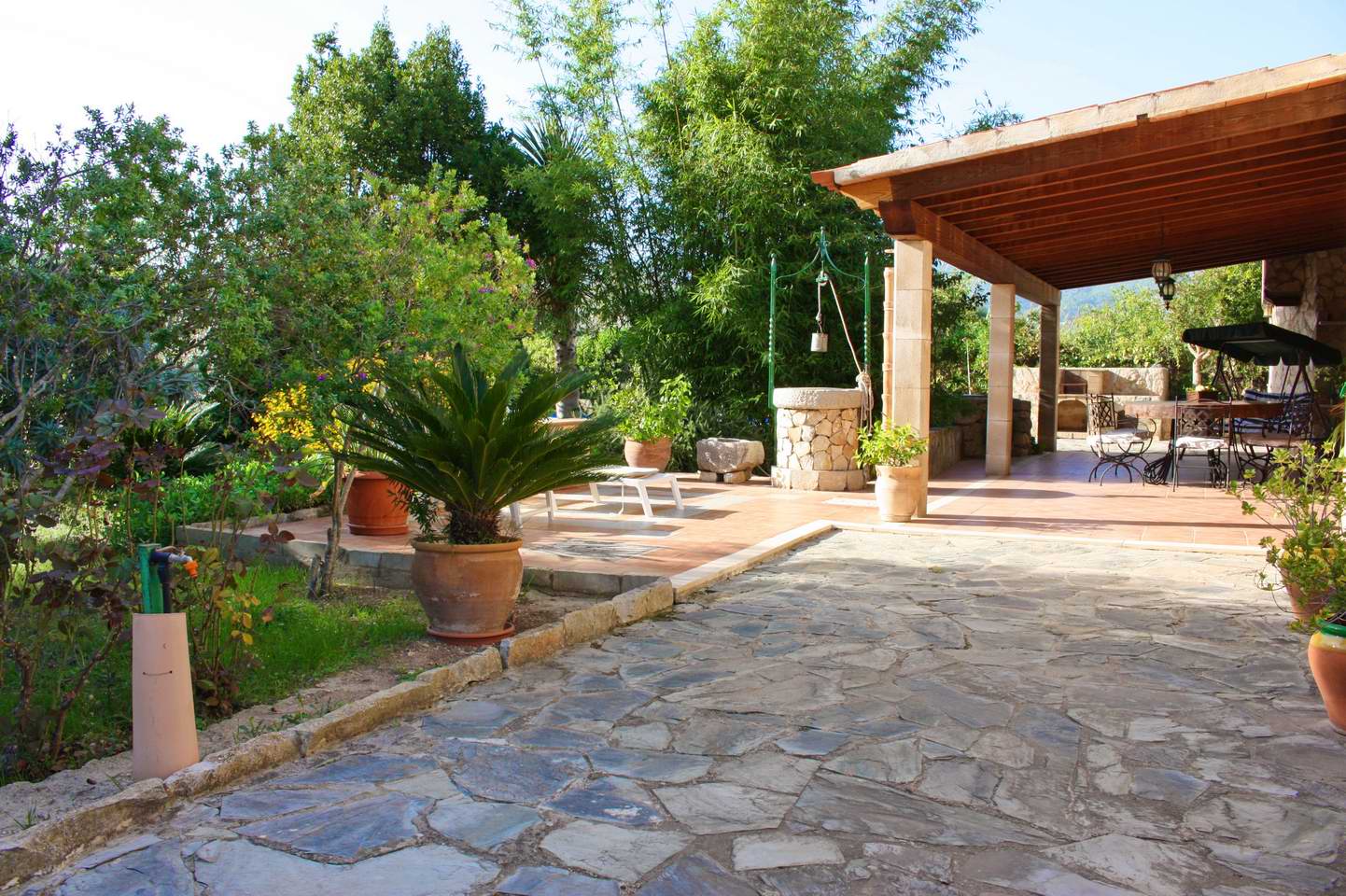 Idyllic country house with pool and Mediterranean garden! Seaside