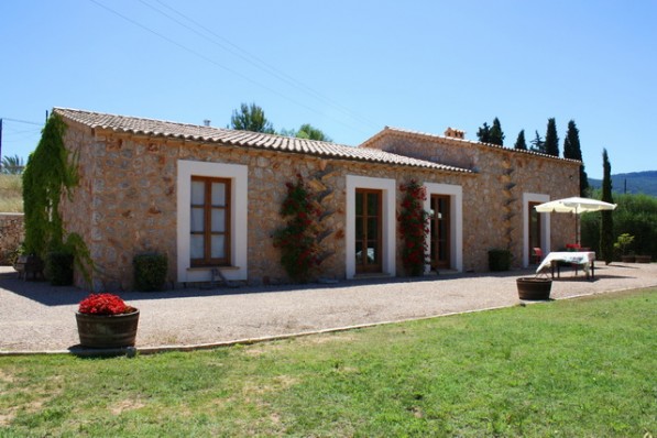 Coqueta finca de diseño con piscina y preciosas vistas a sólo 10 minutos de Palma!