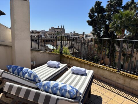 Designer Stadthaus mit privater Terrasse in Palmas Altstadt! Ruhig gelegen mit Parkmöglichkeit!