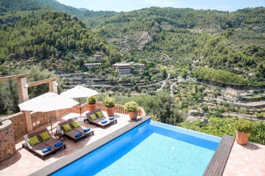 Majorcan villa with great living comfort, great outdoor area and large pool in Deia!