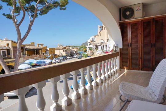 Estupendo piso en el corazón de Cala Fornells con vistas parciales al mar, recién reformado!